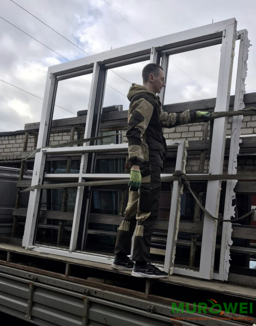 Подъём стеклопакетов стекла зеркал