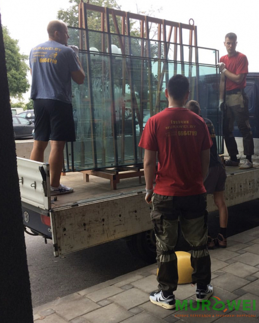 Подъём стеклопакетов стекла зеркал