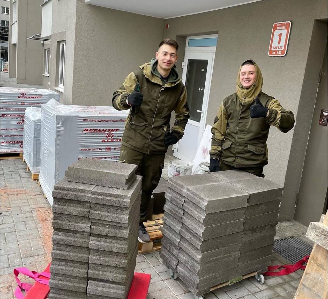 МЫ НЕ ВОЛШЕБНИКИ НО ПОЗАБОТИМСЯ О ВАШЕИ СПИНЕ